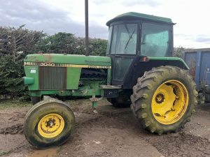 John Deere 3040 2