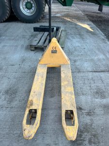 PALLET TRUCK 2