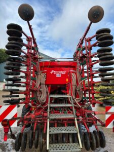KVERNELAND 6M DRILL