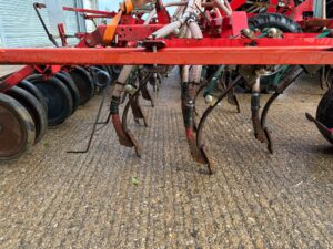 KVERNELAND 6M DRILL
