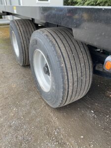 FLAT 18T BLACK